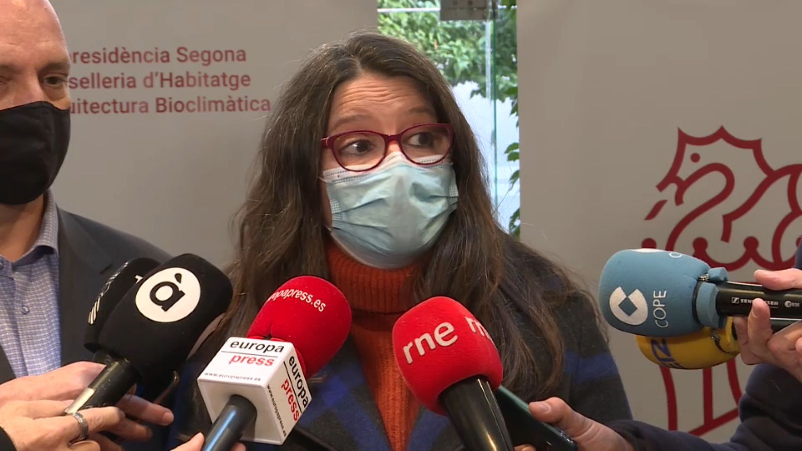 La vicepresidenta. Mónica Oltra, atén els mitjans de comunicació en un acte aquest dimecres