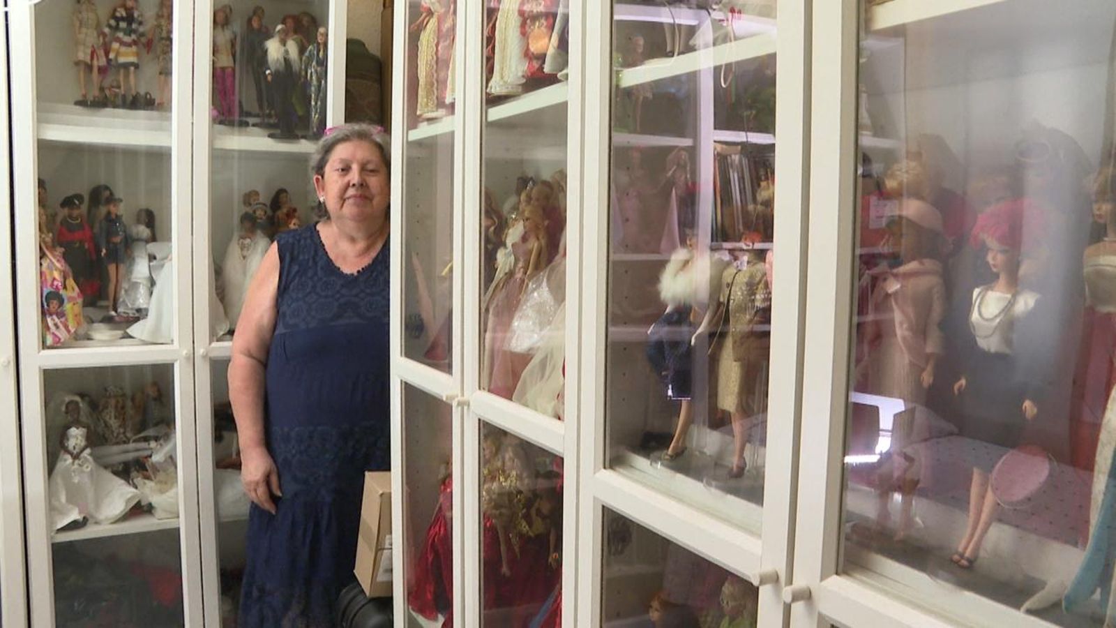 Carmen Ortí, més de tres dècades col·leccionant edicions especials de Barbie