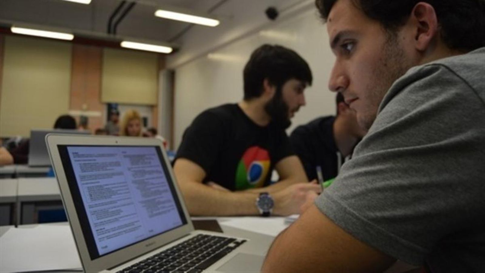 La plena ocupació dels alumnes d’FP és majoritària en els cicles d’Industrial