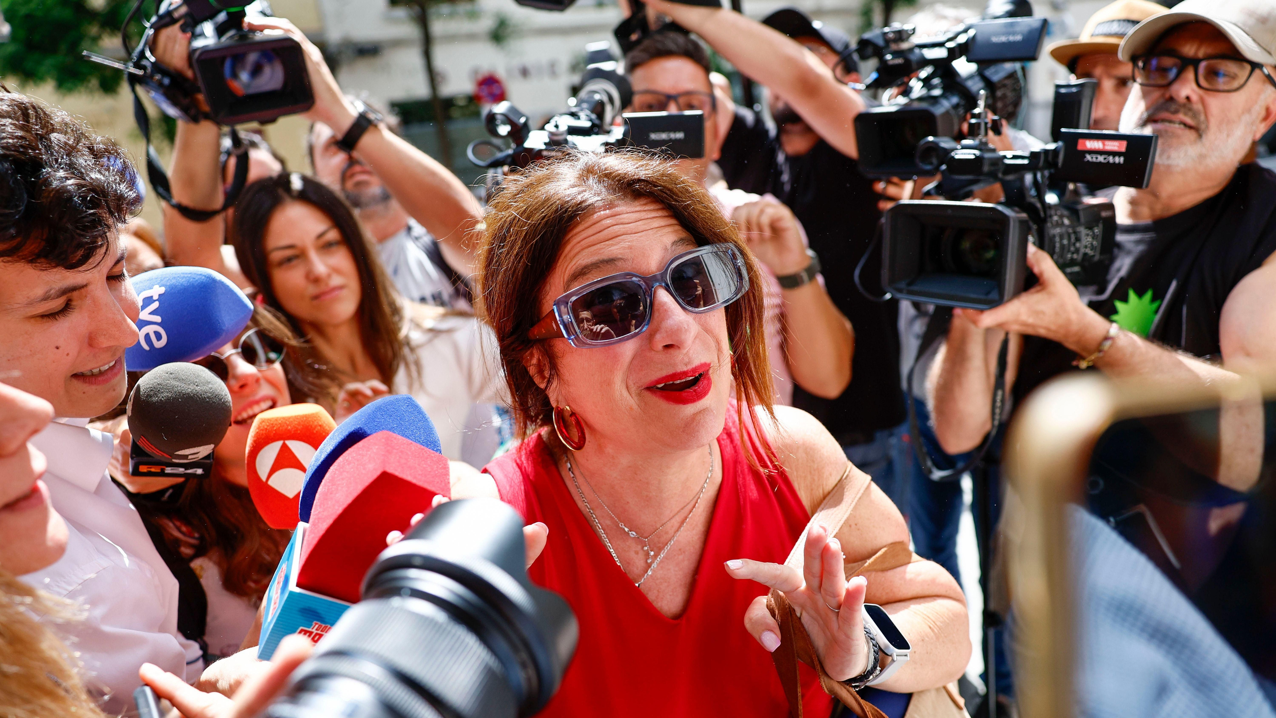 La militant socialista Leire Díez arriba a Ferraz La militant socialista Leire Díez arriba a Ferraz