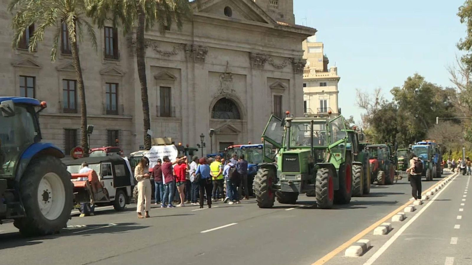 Els agricultors tornen a protestar este divendres davant la delegació del govern