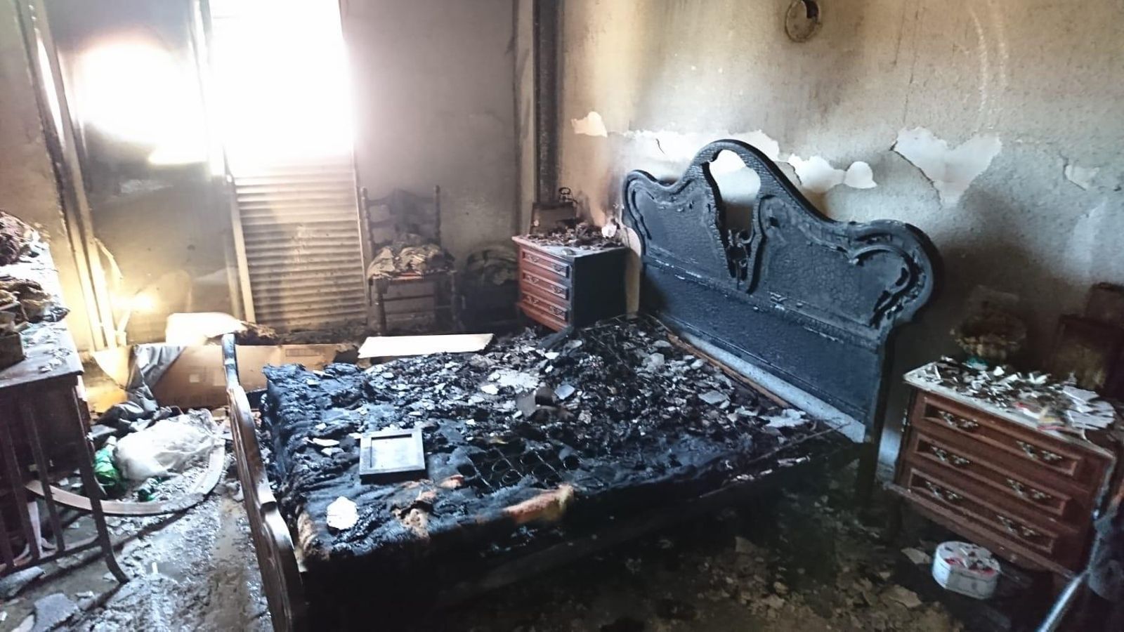 L'incendi registrat a Gandia ha afectat el dormitori principal de l'habitatge