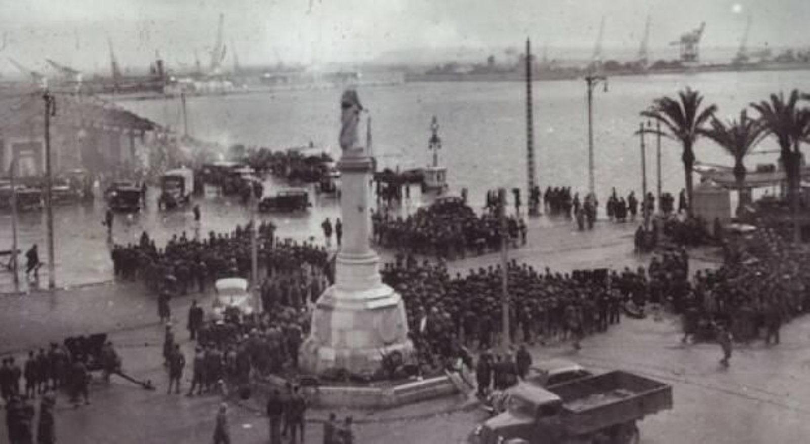 Les tropes feixistes italianes arriben al port d'Alacant