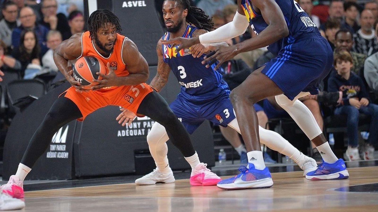 Semi Ojeleye en un partit de la temporada