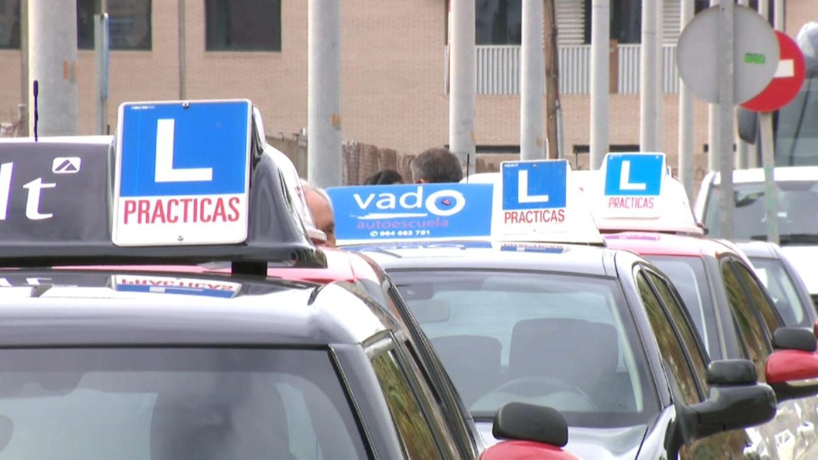 Els examinadors de trànsit han iniciat una vaga convocada des d’aquest dilluns fins al 21 de desembre