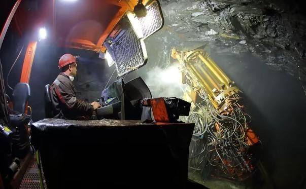 Entre els afectats pel tall d'electricitat provocat per l'atac rus hi ha 113 miners que van quedar bloquejats sota terra i que finalment han pogut eixir ja a la superfície, segons Vilkul.