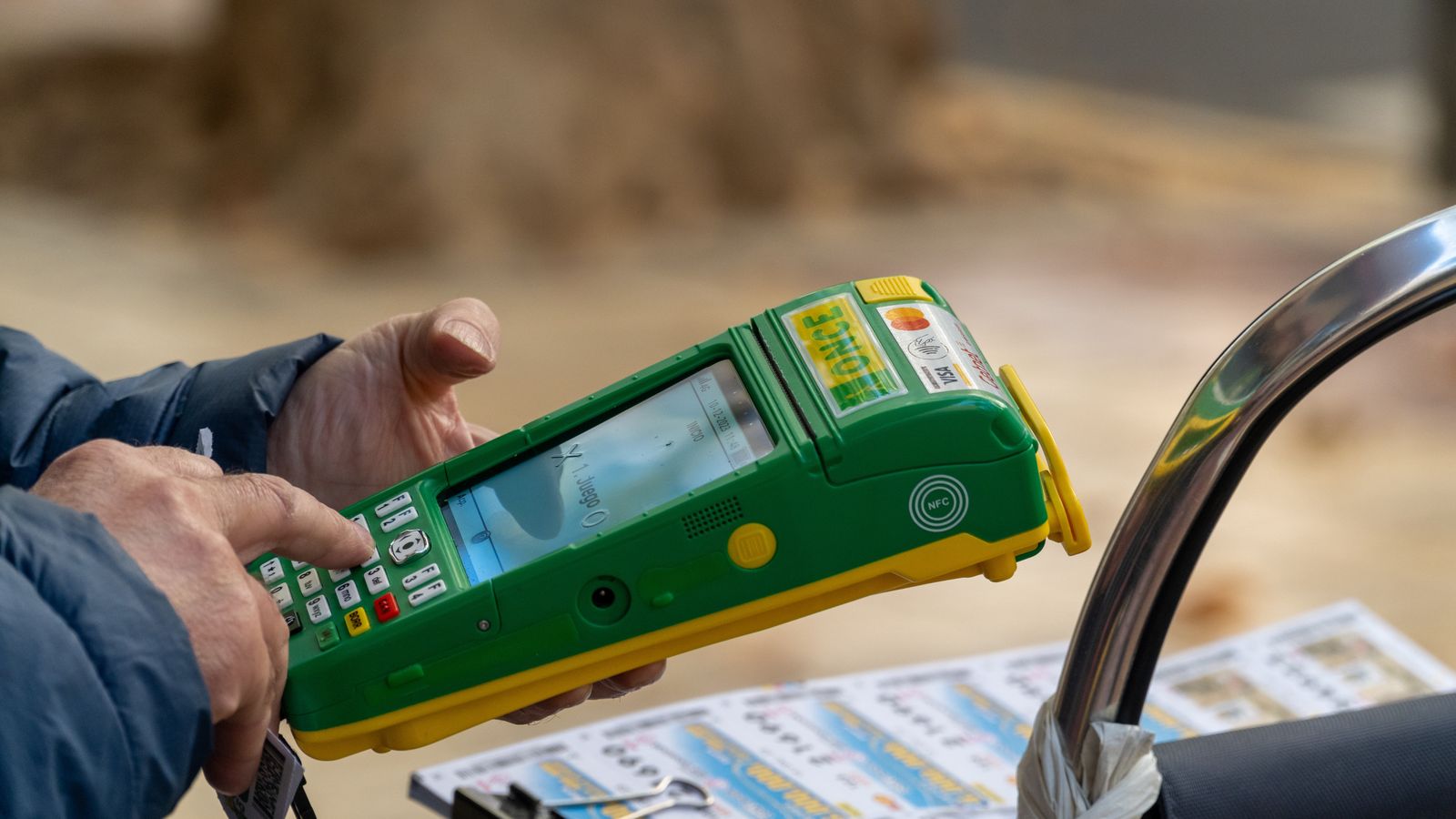 Imatge d'arxiu d'un venedor de l'ONCE