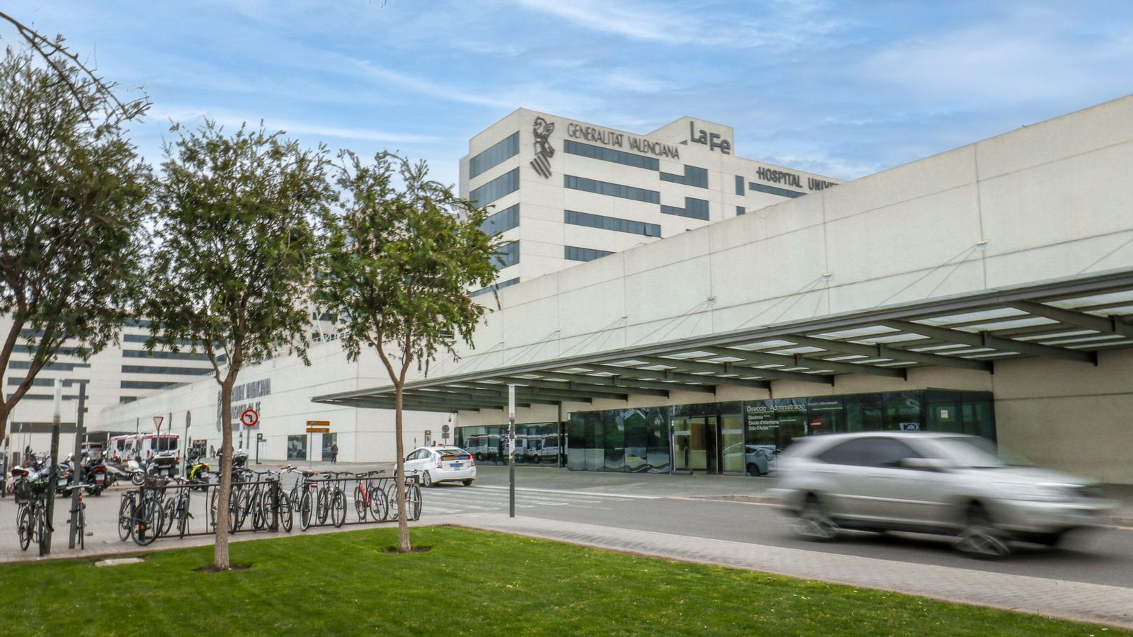 Façana de l'Hospital La Fe