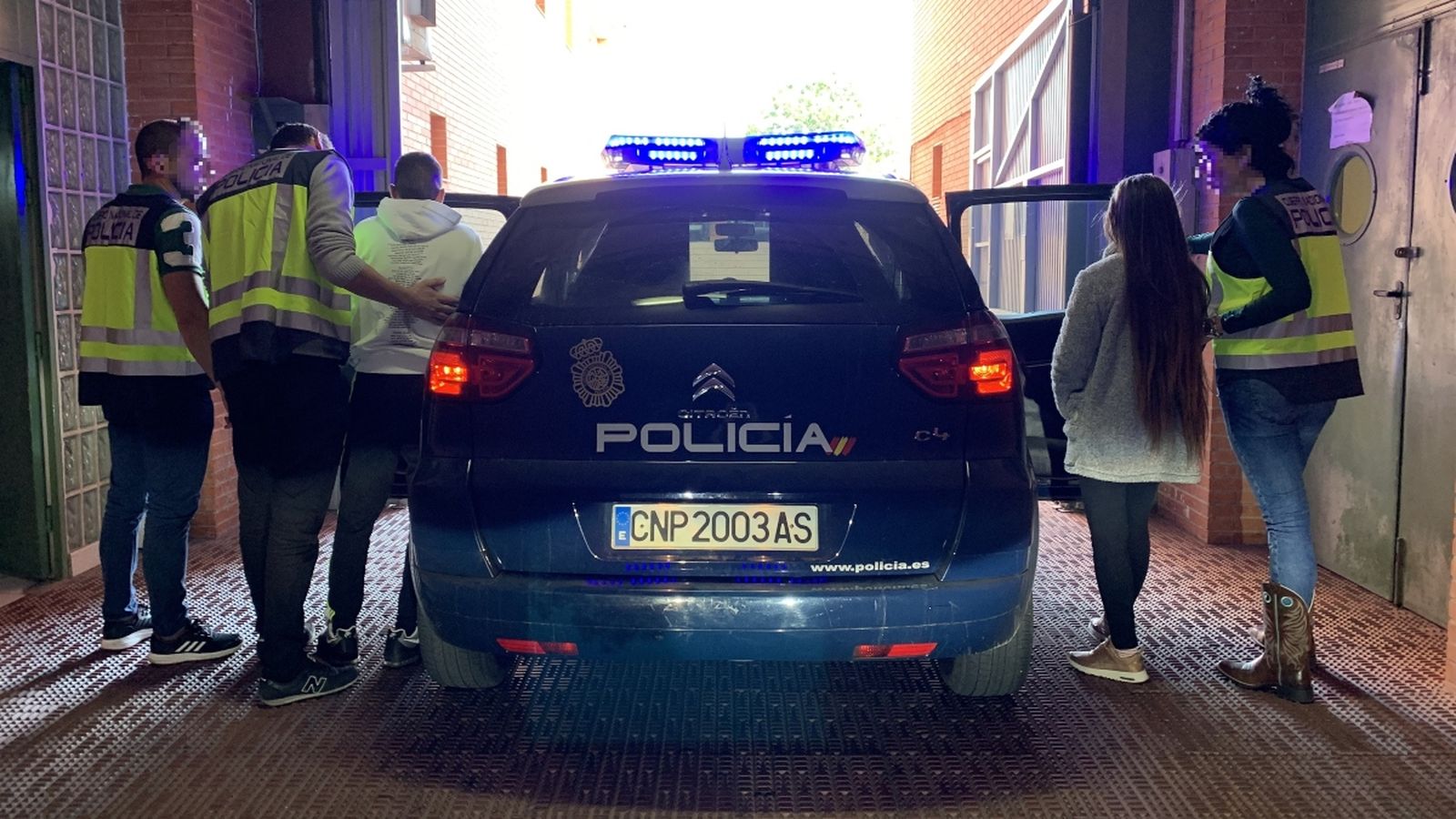 La Policia Nacional ha detingut a Elx una parella per intent d'homicidi i robatori amb violència