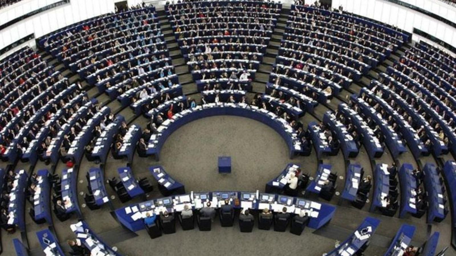 Puig entrega a Brussel·les la Distinció Lluís Vives als primers eurodiputats valencians