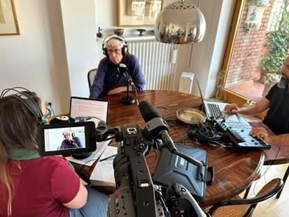 Raimon ha rebut el programa d'À Punt a la seua casa de Barcelona