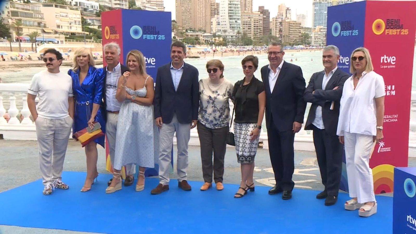 Representants de RTVE, de la Generalitat i de Benidorm en la firma de l'acord que contempla la nova edició del Benidorm Fest a principi de l'any que ve