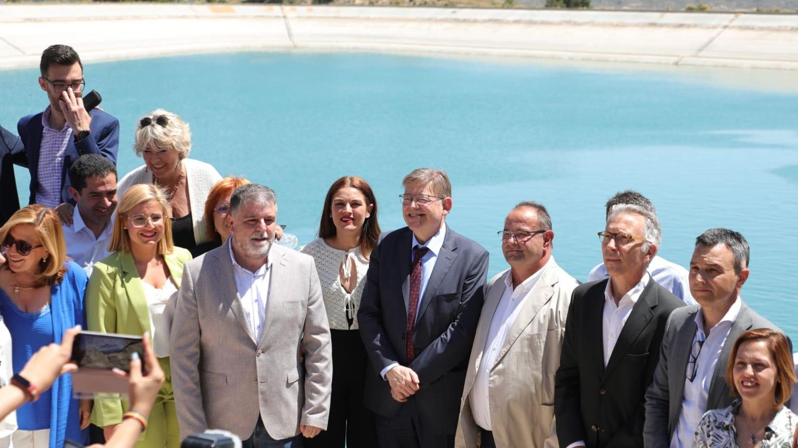 Ximo Puig visita l'embassament del Rotllo amb motiu de l'entrada d'aigua de la transferència Xúquer-Vinalopó autoritzada per a 2022