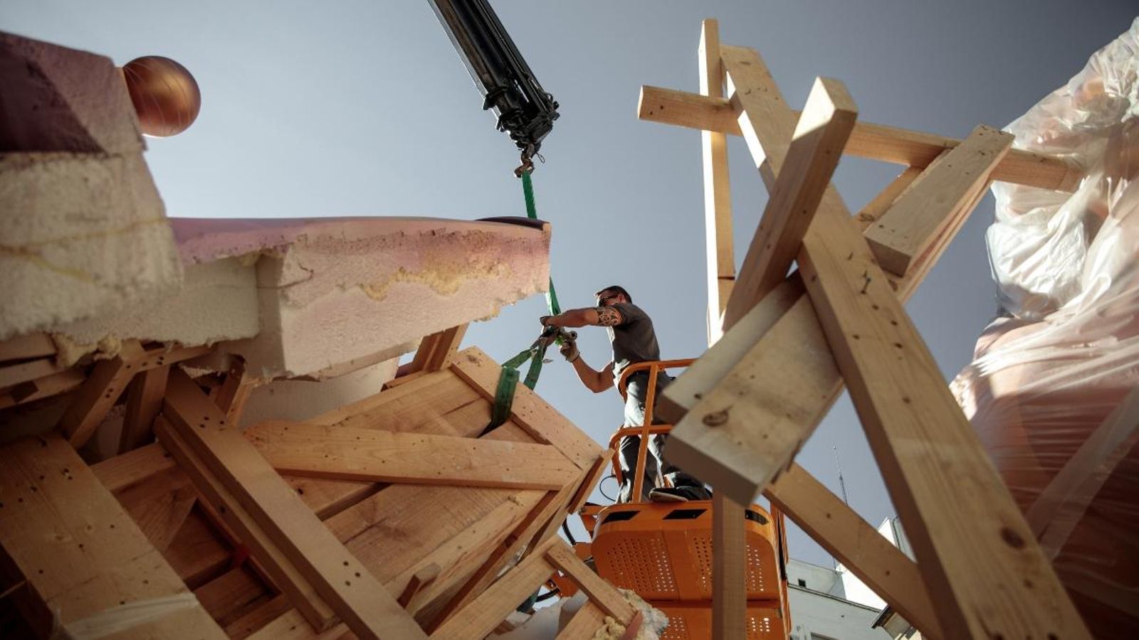 Hi haurà una línia de crèdit específica per als tallers d’artistes fallers i comissions de les festes