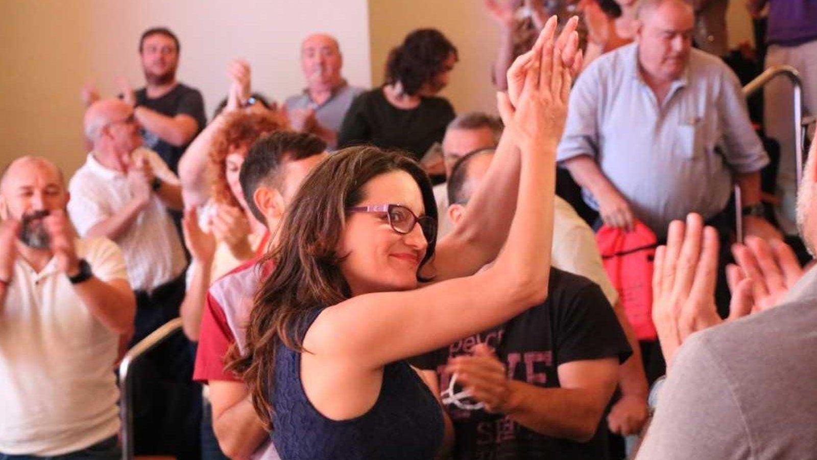 Mònica Oltra aclamada pels militants d'Iniciativa del Poble Valencià en el 5é congrés del partit a València Mònica Oltra aclamada pels militants d'Iniciativa del Poble Valencià en el 5é congrés del partit a València