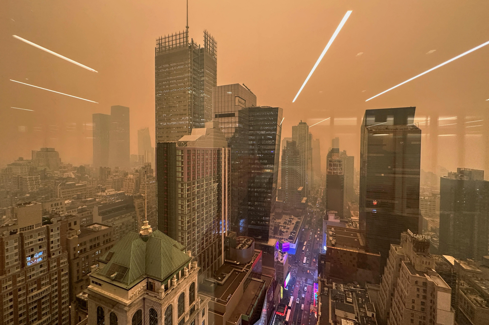 El fum i la cendra dels incendis del Canadà desdibuixen el perfil de Nova York