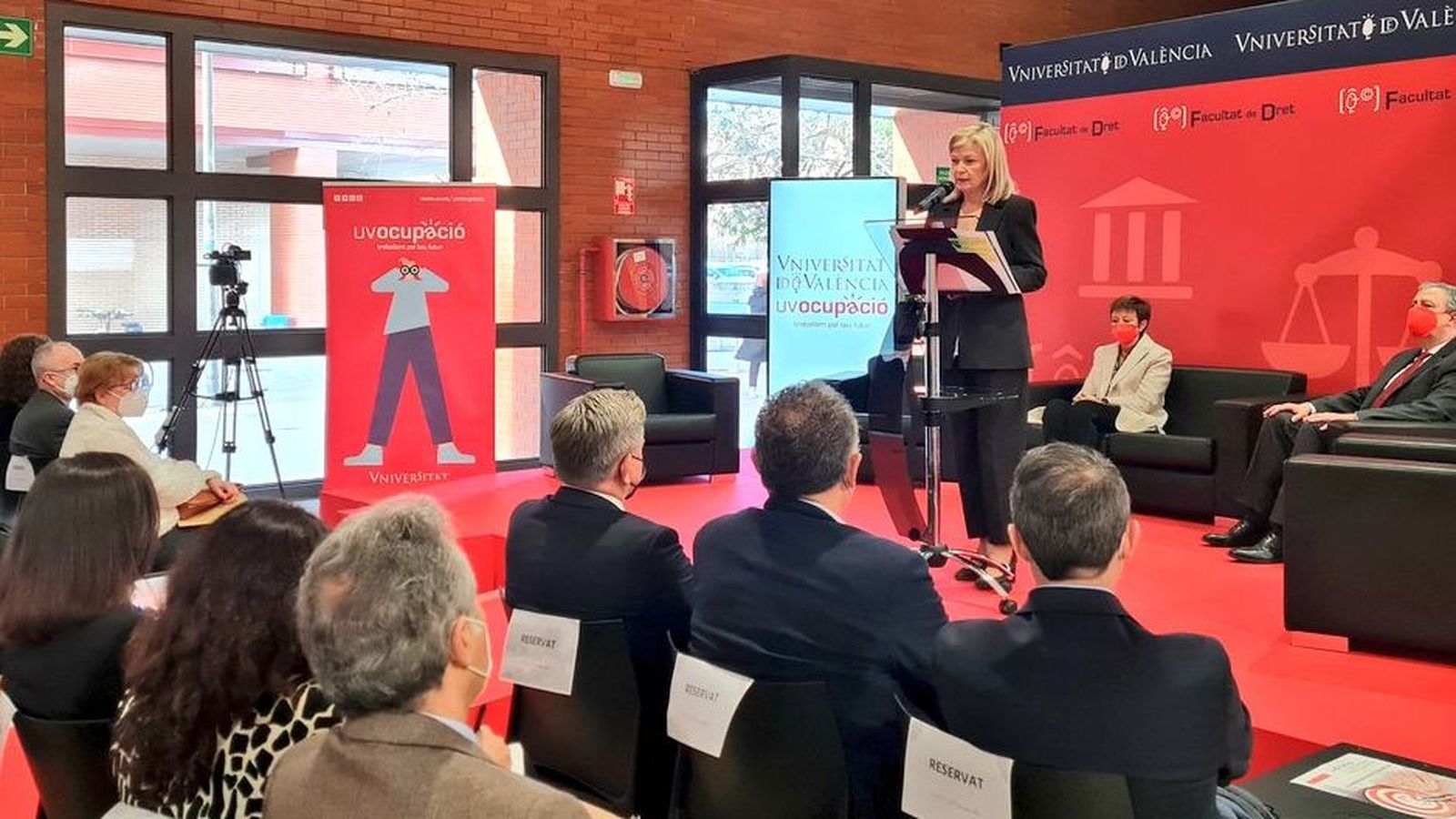 La consellera de Justícia, Interior i Administració Pública, Gabriela Bravo, en les jornades de la UV