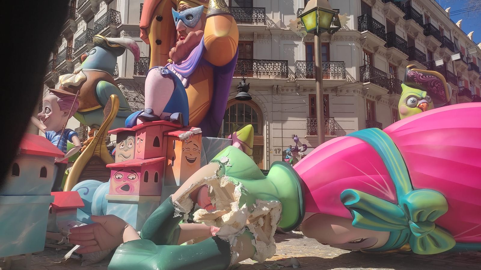 Part de la falla caiguda de Félix Pizcueta - Ciril Amorços