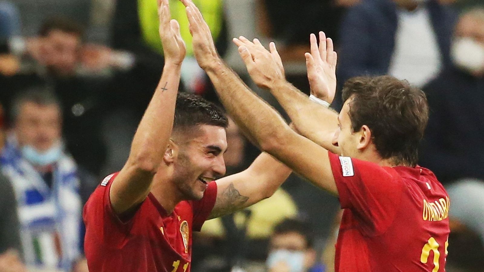 Ferran Torres celebra el segol gol.