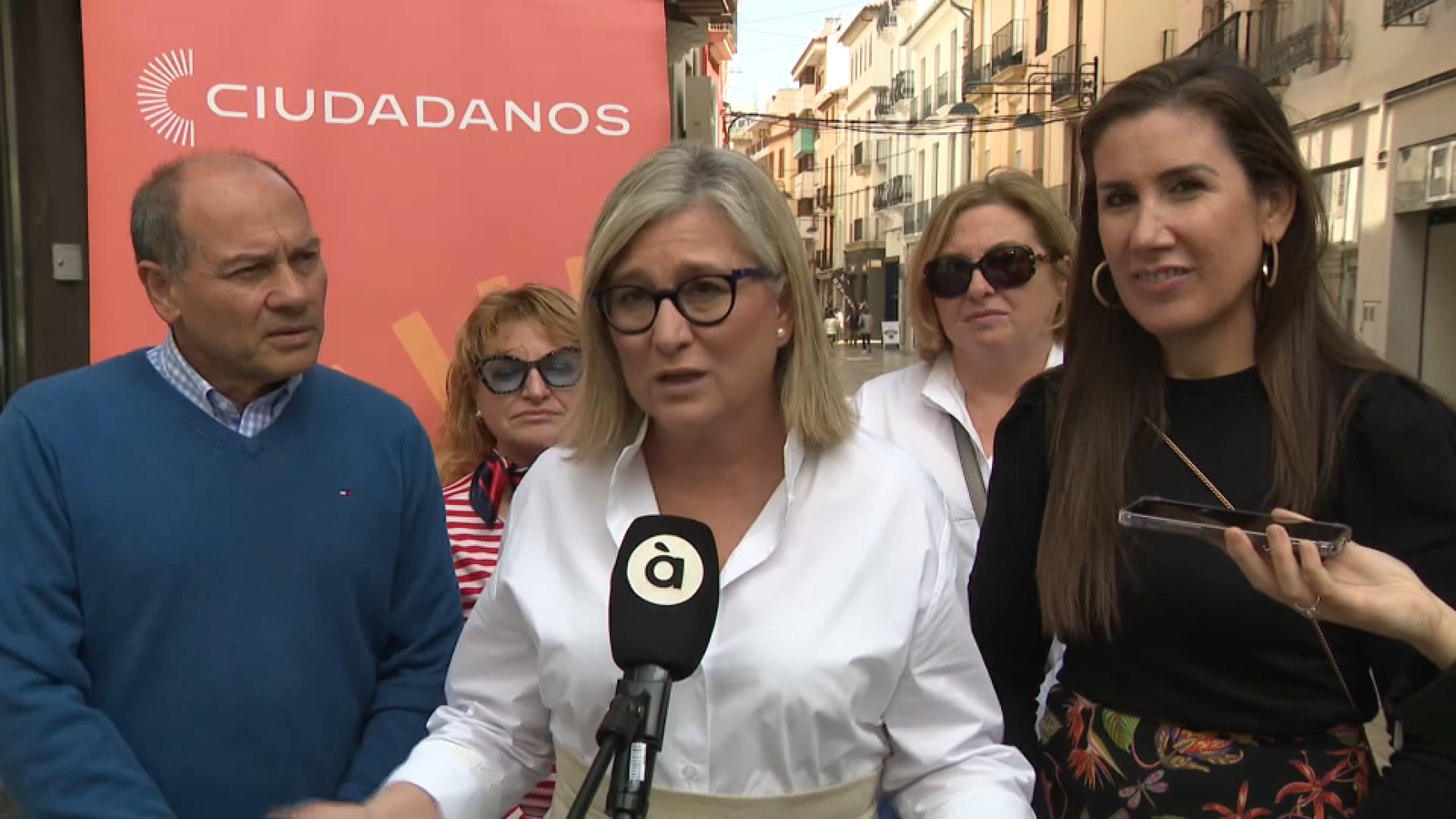 Mamen Peris durant la intervenció a Gandia Mamen Peris durant la intervenció a Gandia