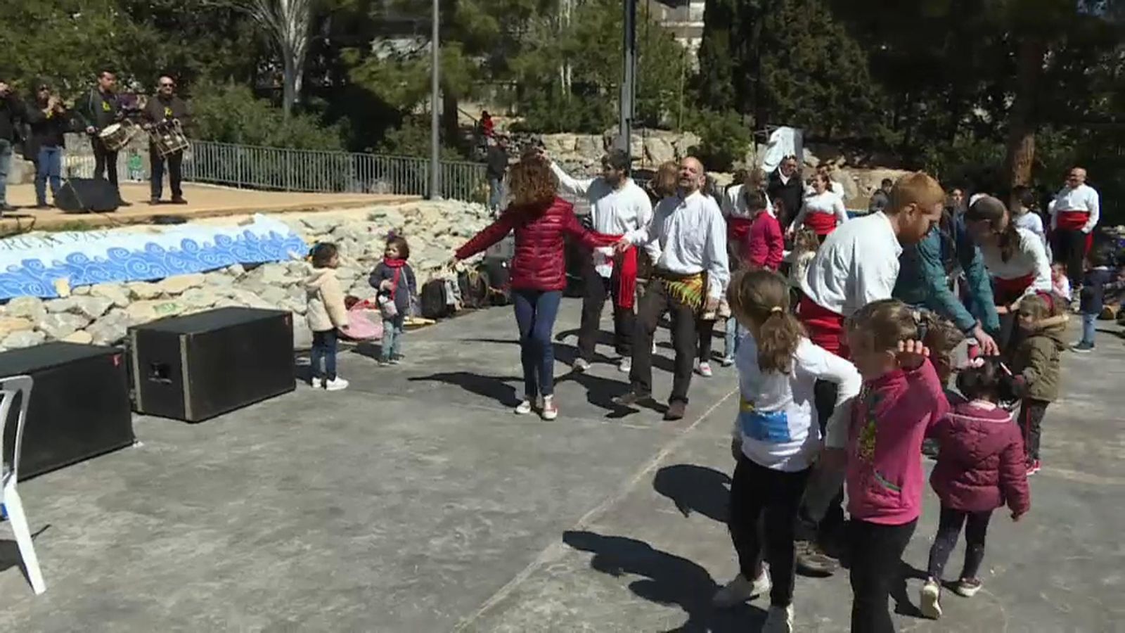 La Trobada d'Escoles en Valencià  es va celebrar a Xixona (l'Alacantí) el passat 7 d'abril