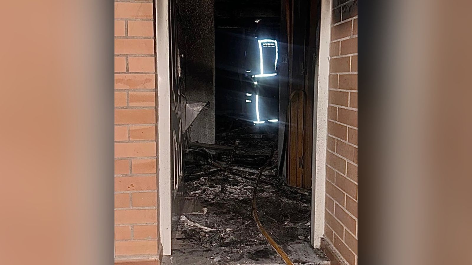 Estat de la vivenda afectada per l'incendi a Cabanes