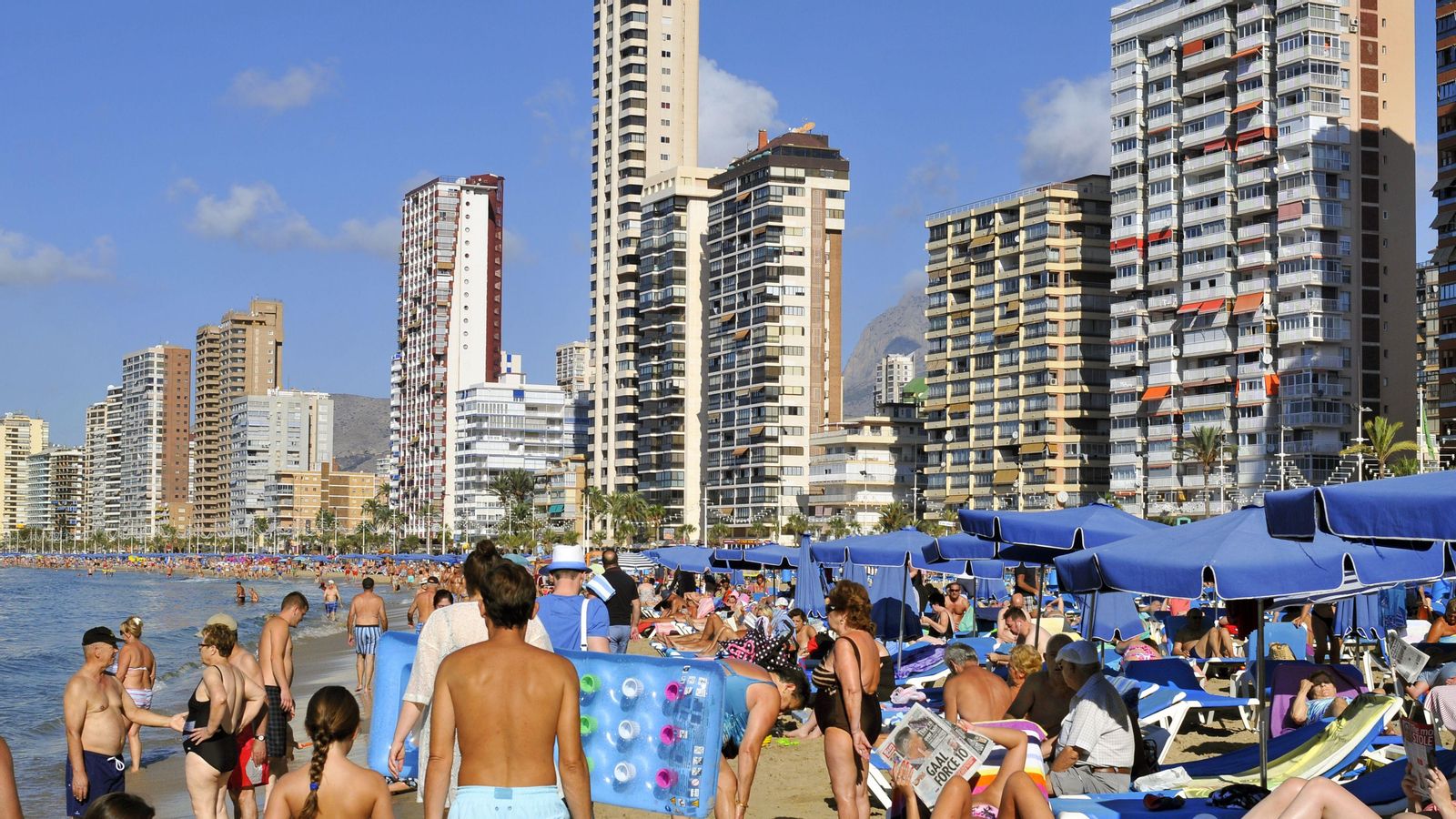 La nova normativa donarà certa autonomia als ajuntaments perquè puguen decidir què fer amb els allotjaments turístics il·legals