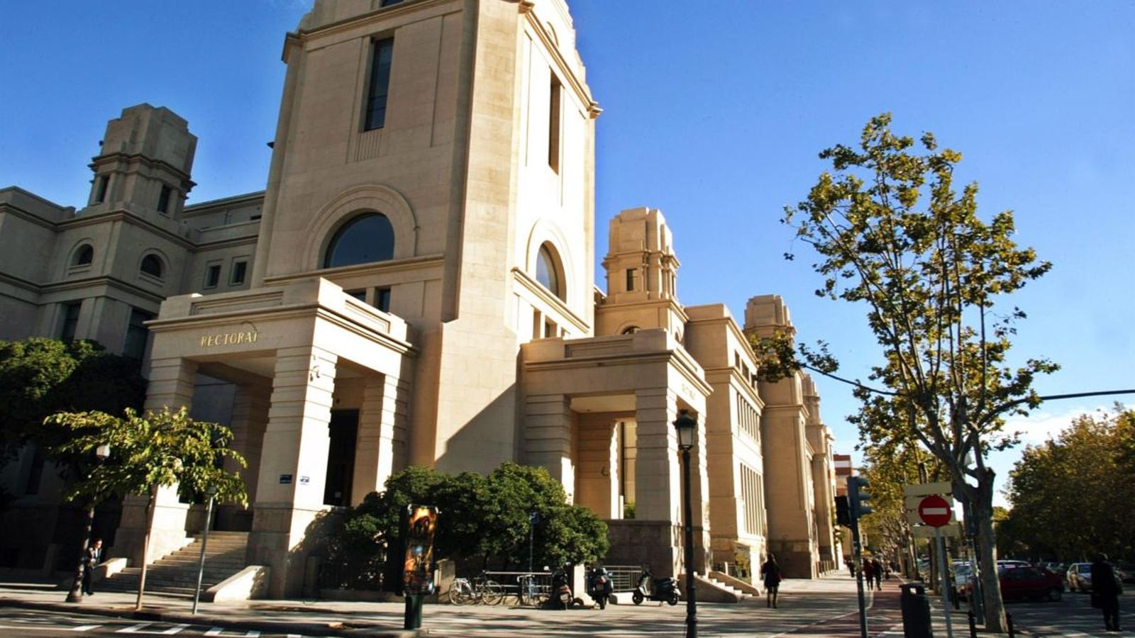 Confirmats huit casos de paperes en l\'alumnat de la Universitat de València, quatre més en estudi