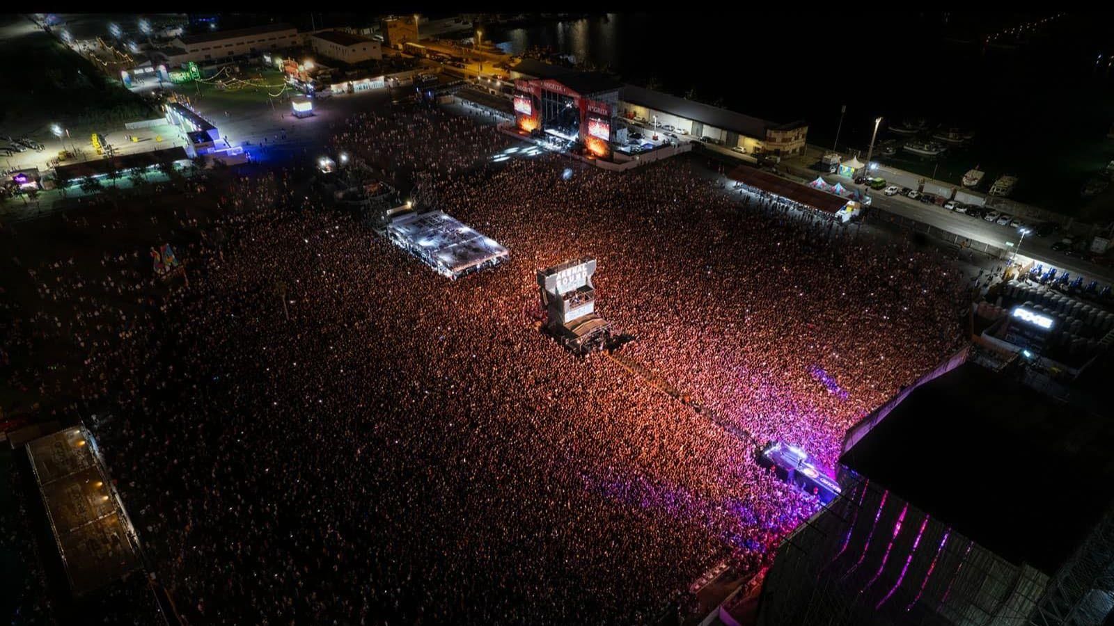 Vista aèria d'un dels concerts més multitudinaris de l'edició de l'Arenal Sound que finalitzava el cap de setmana
