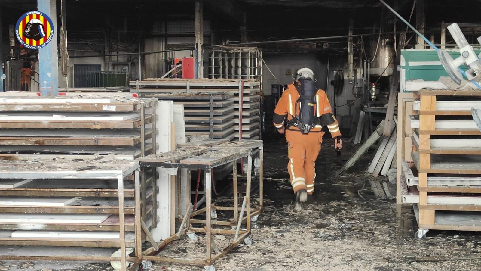 Nau industrial on s'ha produït l'incendi a Albal