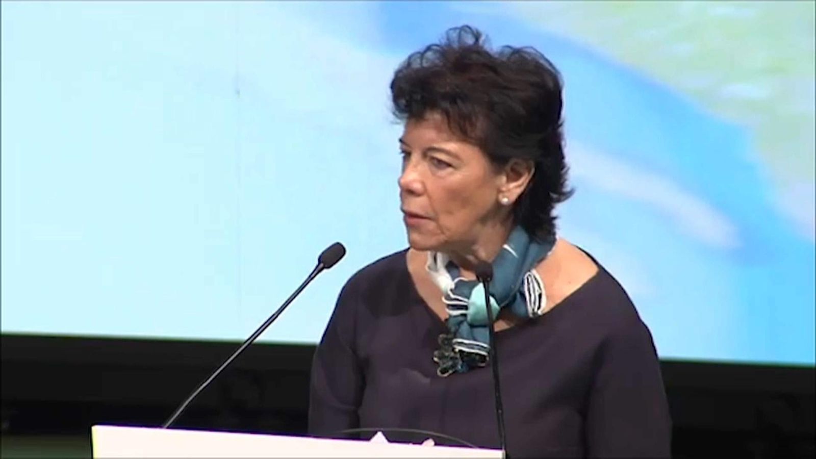 La portaveu del Govern en funcions, Isabel Celáa, durant el XV Congrés d'Escoles Catòliques.