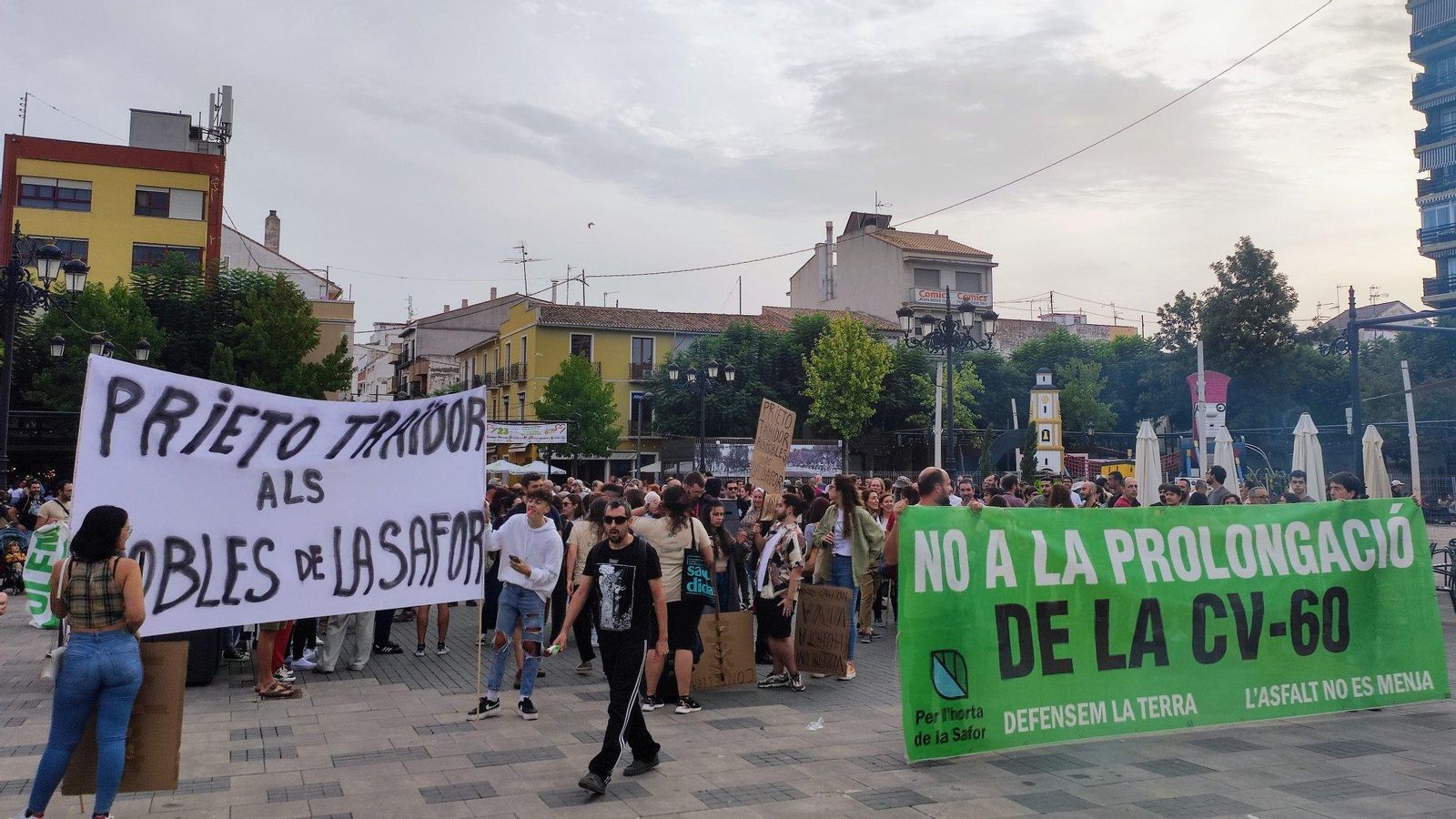 Manifestants rebutgen a Gandia l'ampliació de la CV-60