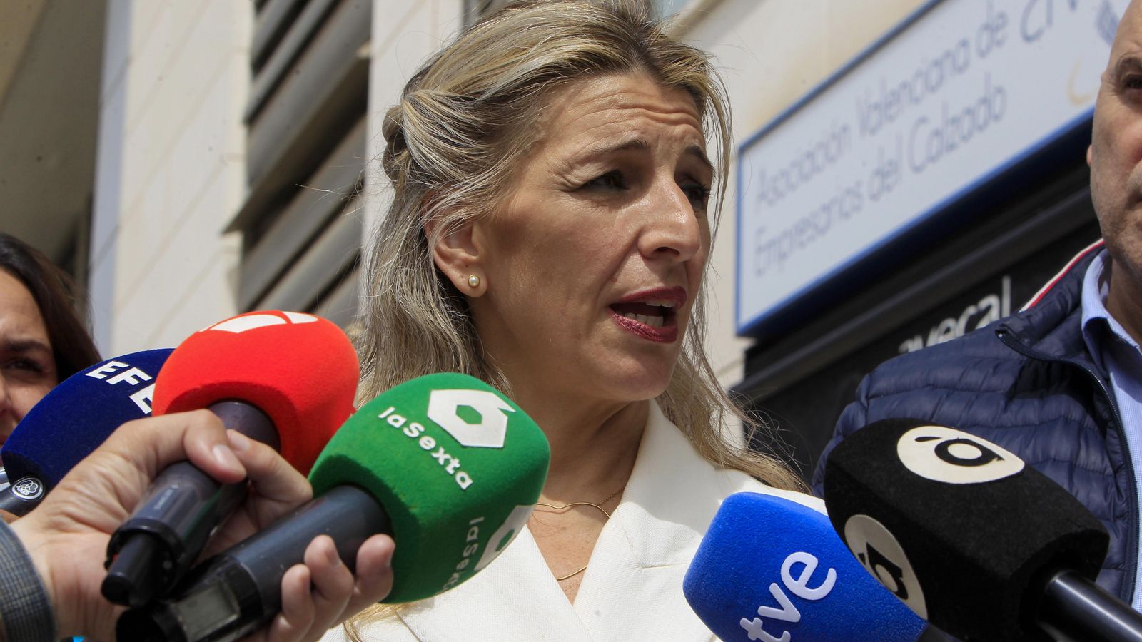 La ministra de Treball, Yolanda Díaz, este matí amb les empreses del calçat de la Comunitat Valenciana