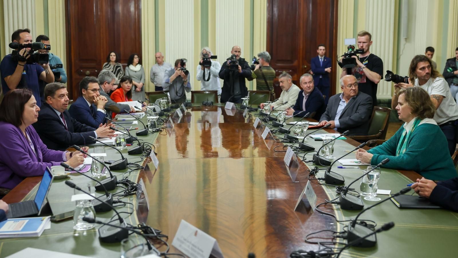 Planas es reuneix amb representants del sector agrari