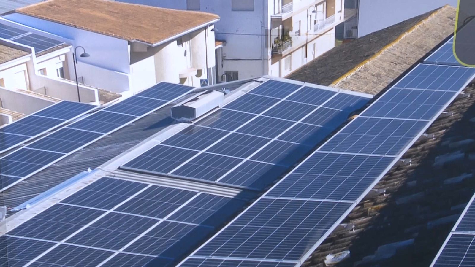 Imatge dels panells fotovoltaics instal·lats a Montitxelvo