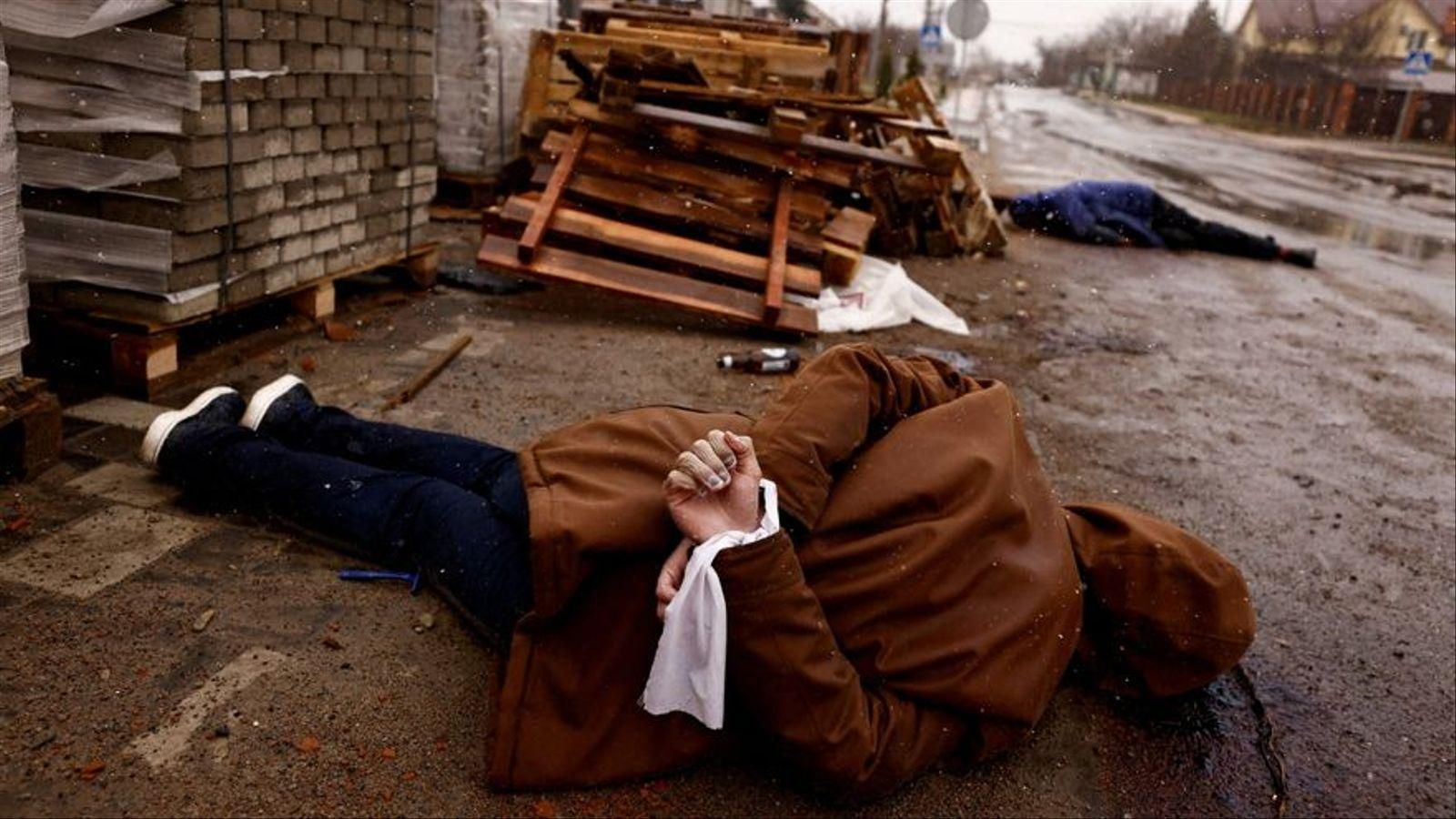 Cossos de civils assassinats a Butxa, on s'investiga Rússia per crims de guerra