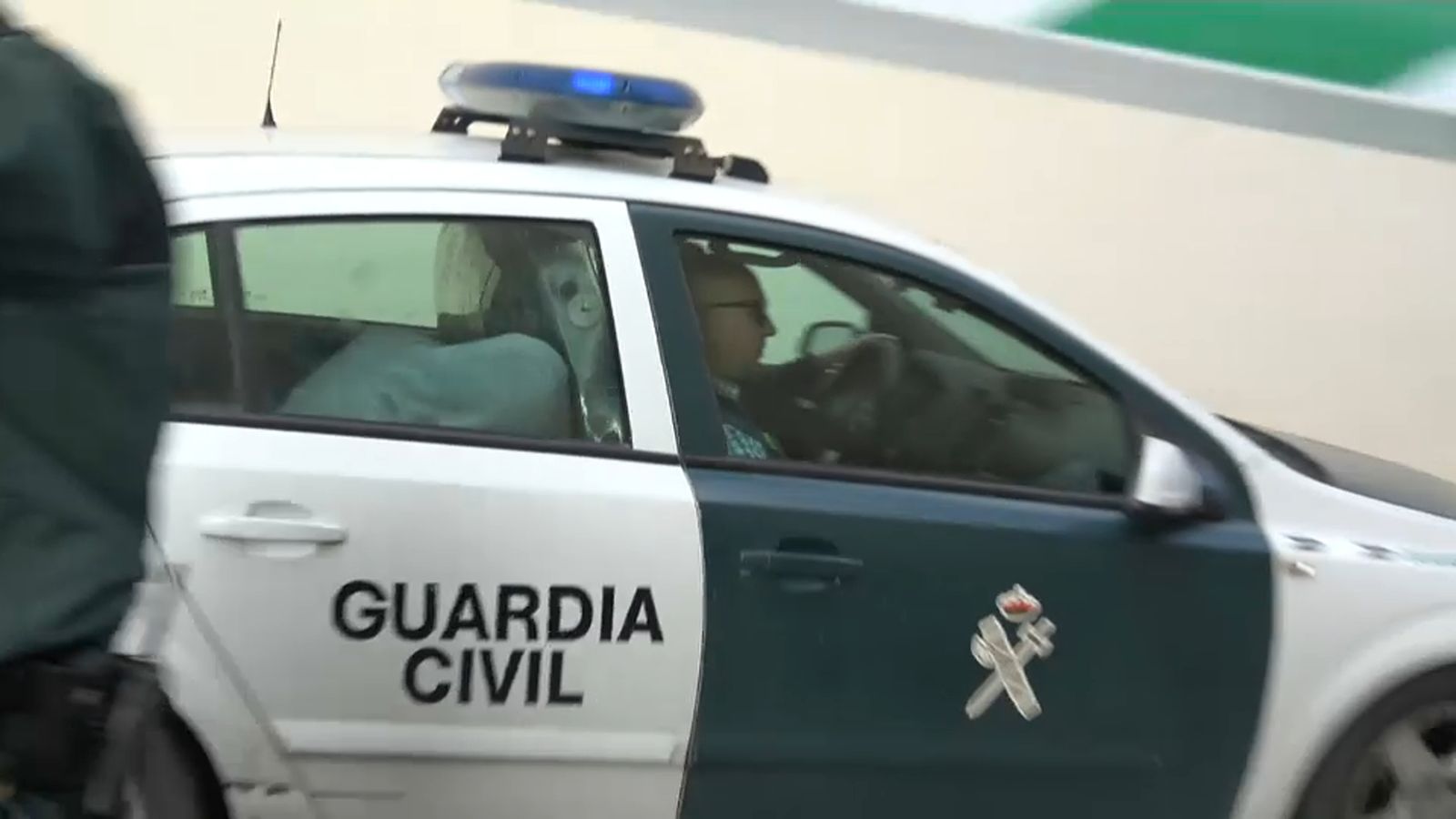 La policia ha hagut de desplegar un fort dispositiu de seguretat als jutjats | À Punt Mèdia