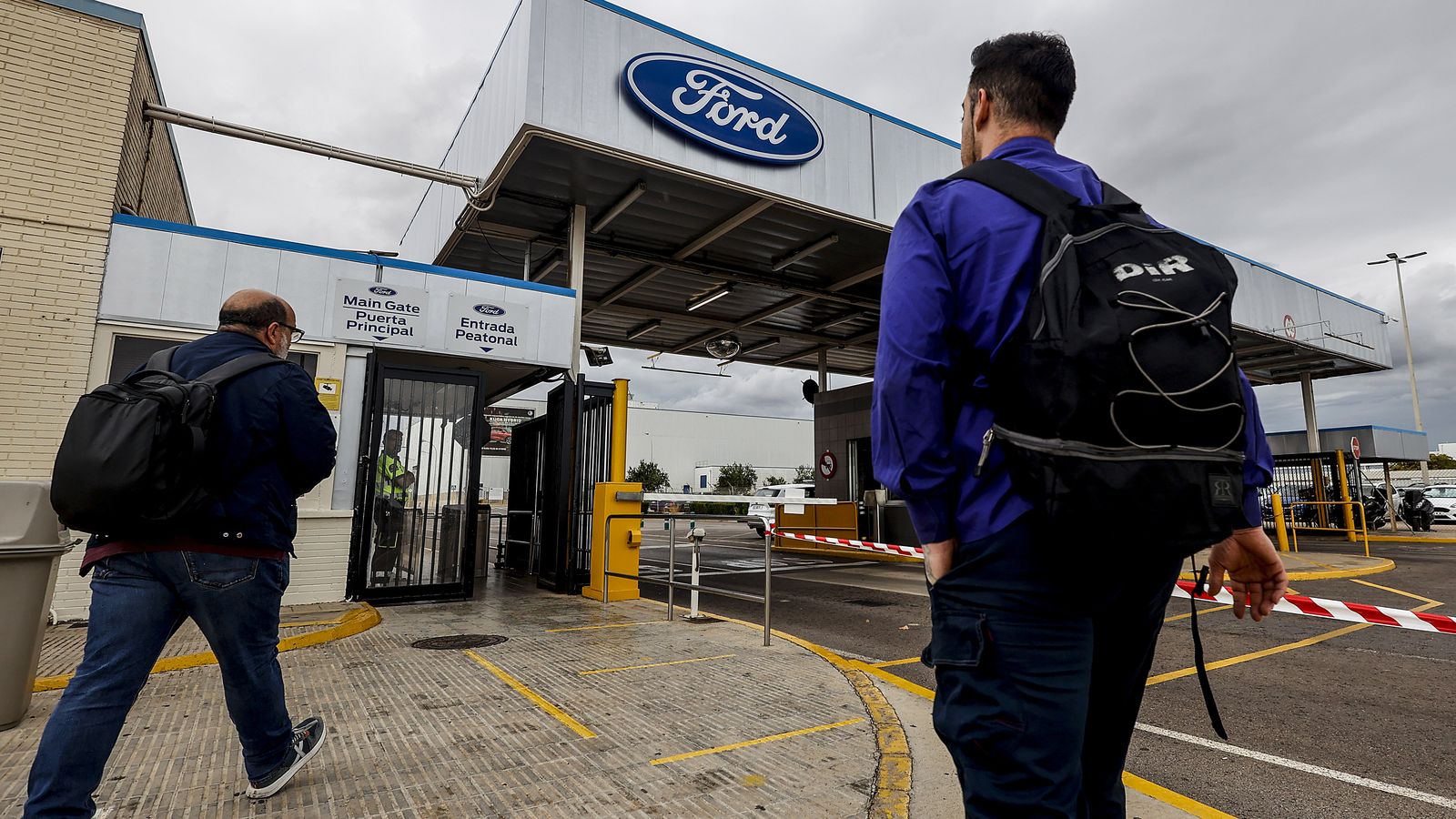 Entrada de la factoria Ford Almussafes