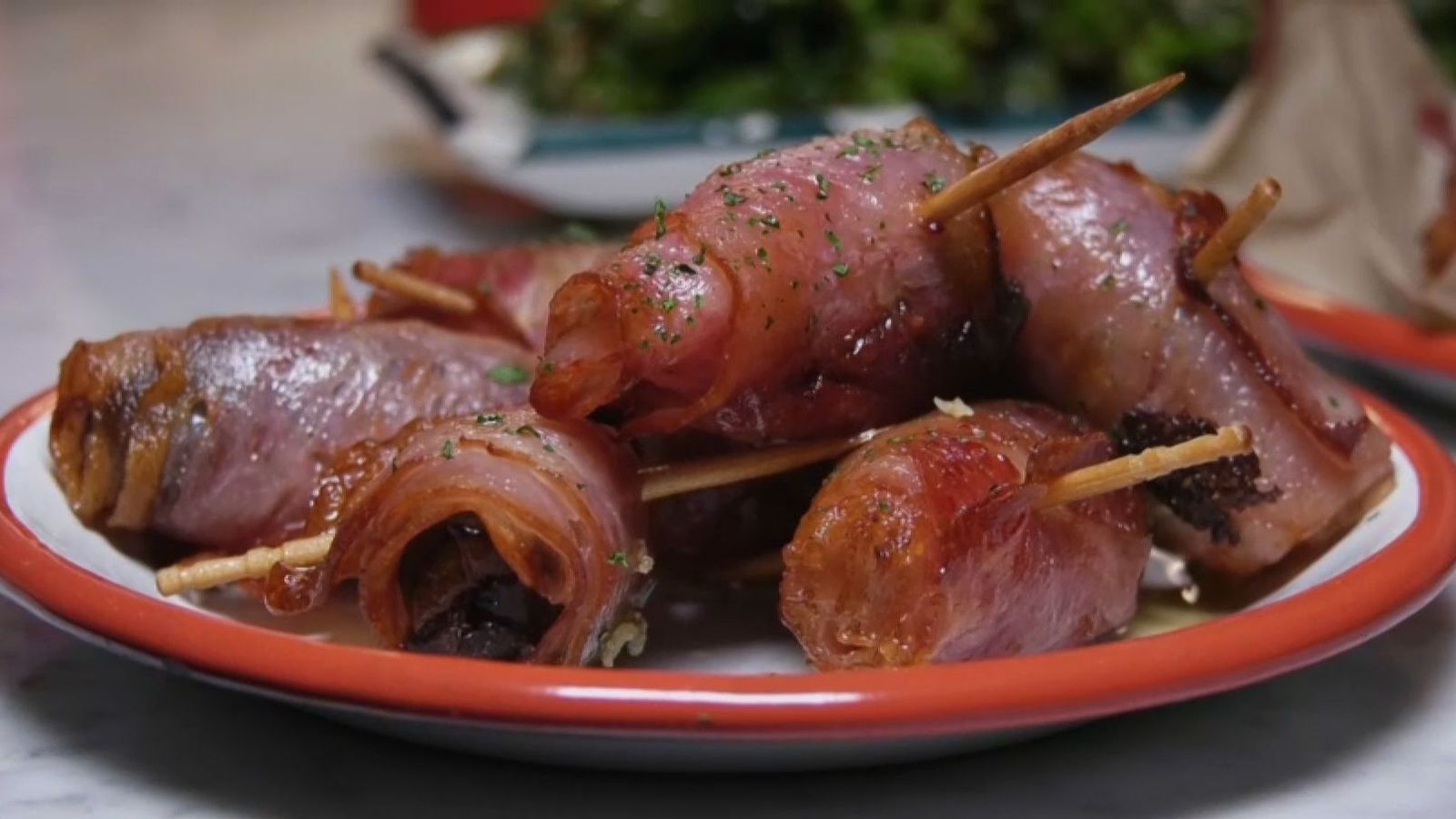 La tapa més demanada al seu restaurant són els dàtils amb bacó, que no poden faltar a la carta