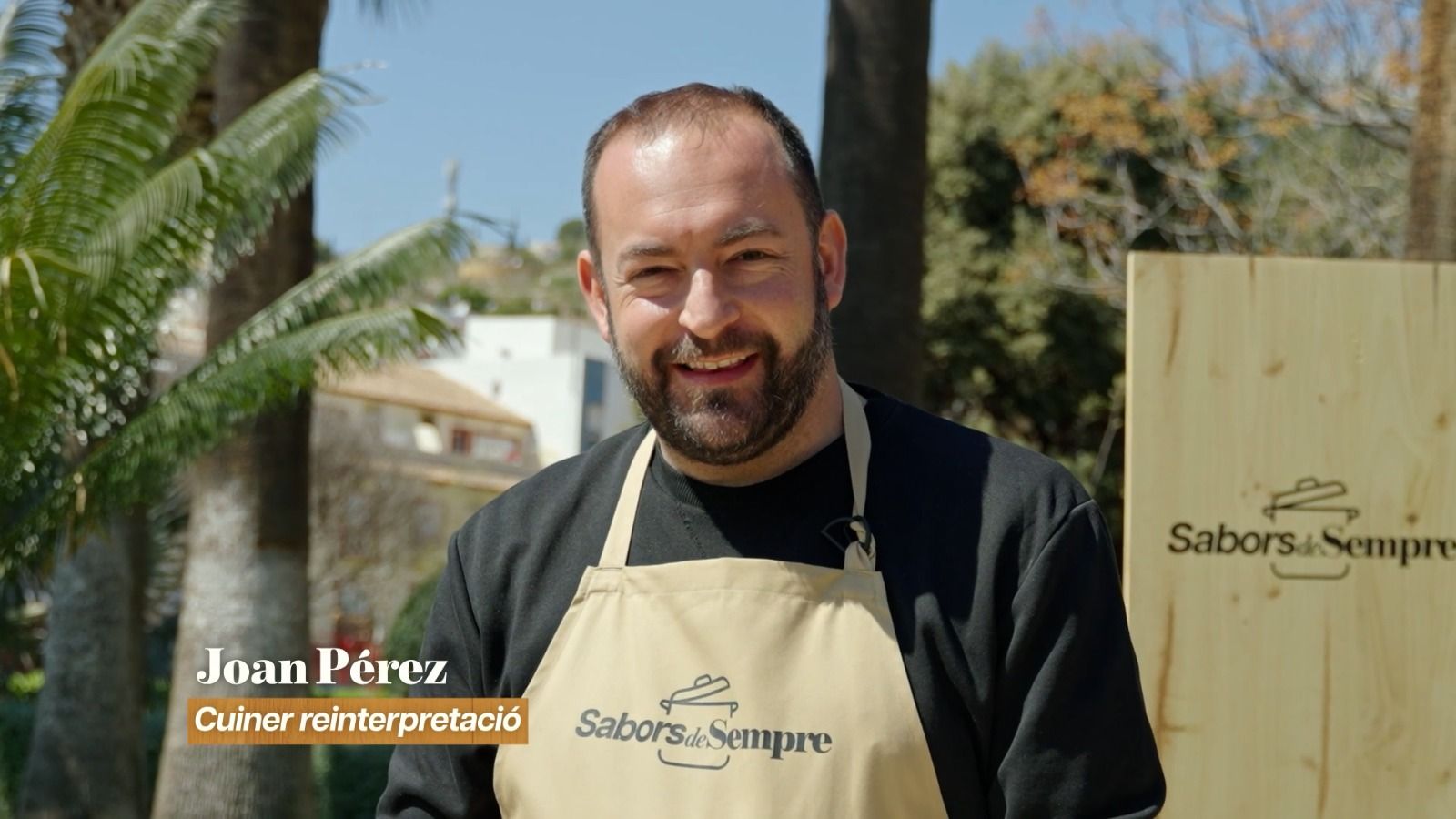 Joan Pérez  és professor de cuina i serà l'encarregat de preparar la reinterpretació de les faves sacsades