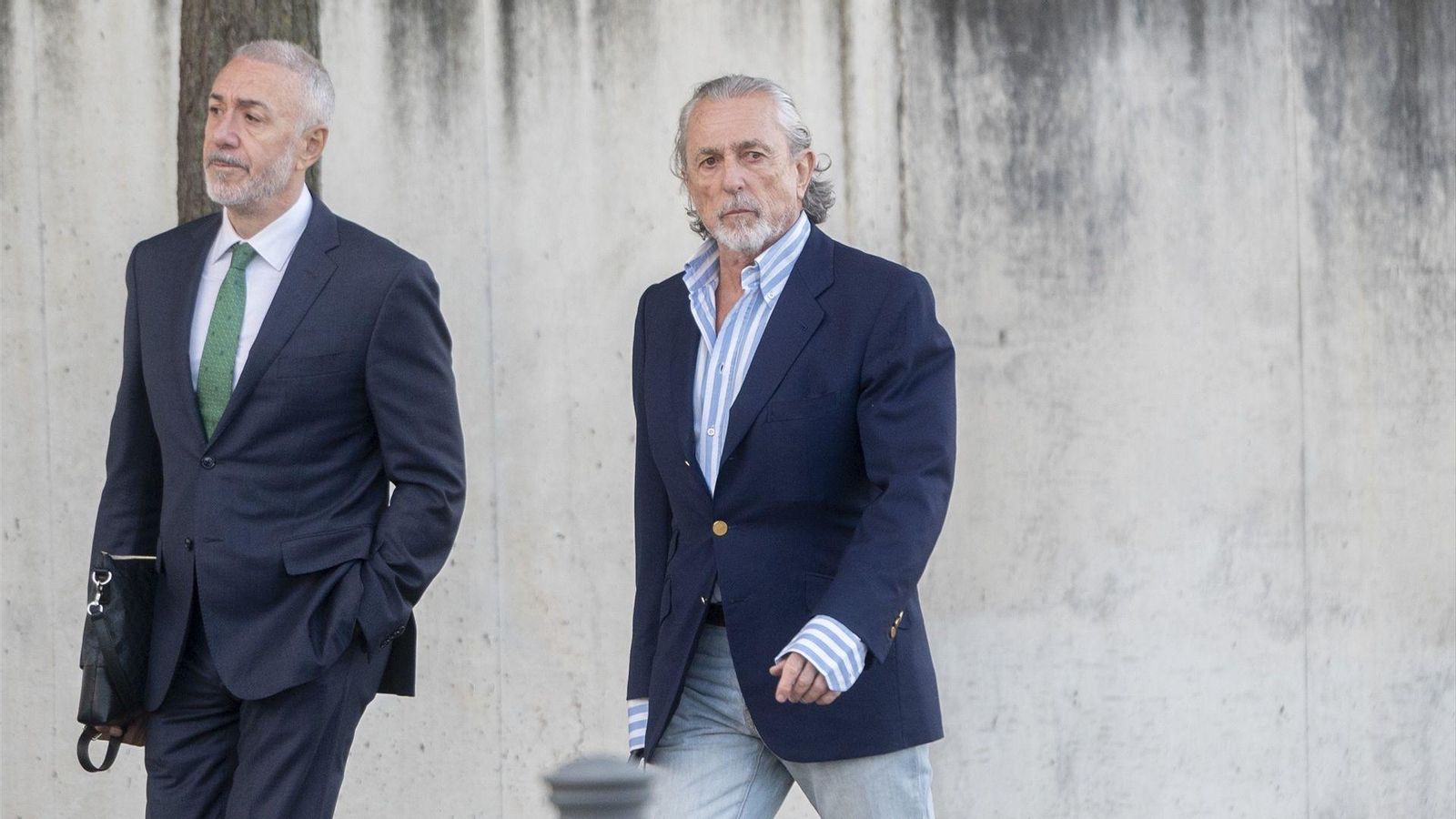 L'empresari Francisco Correa, a la dreta, arriba este dilluns a l'Audiència Nacional L'empresari Francisco Correa, a la dreta, arriba este dilluns a l'Audiència Nacional