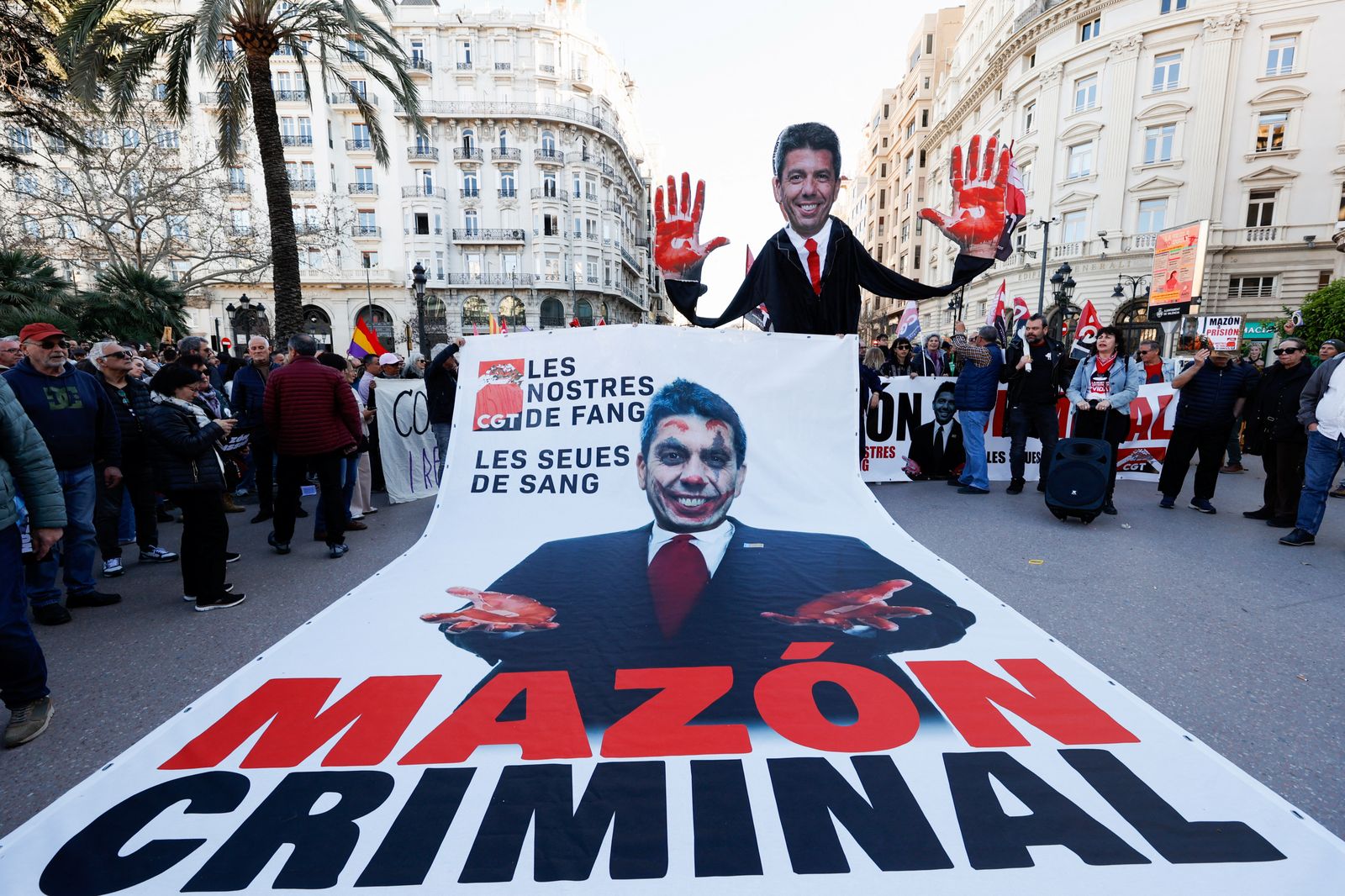 Sexta manifestació per la dimissió de Mazón a València