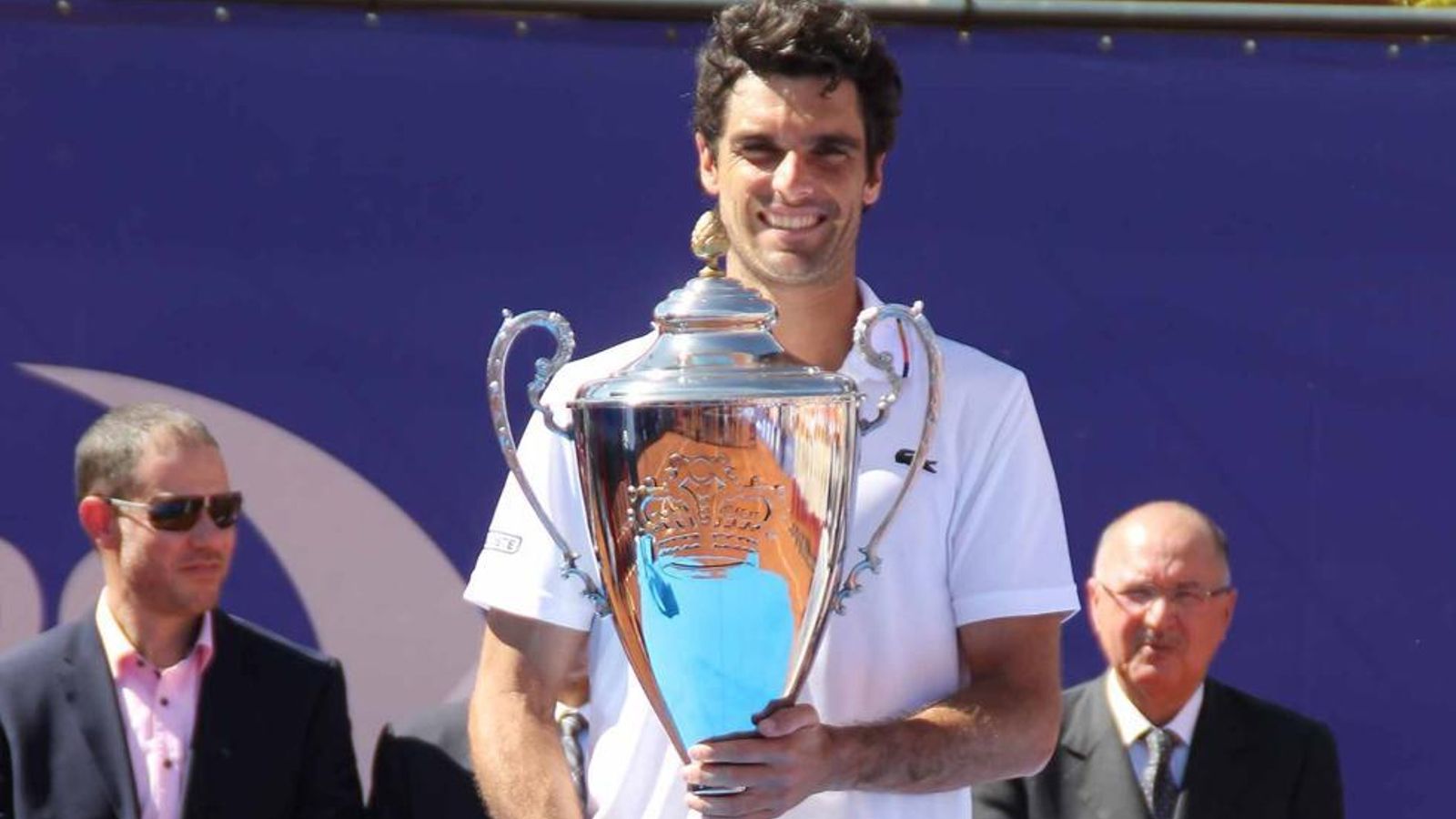 Pablo Andújar, amb el trofeu de guanyador de l'Obert de Marràqueix