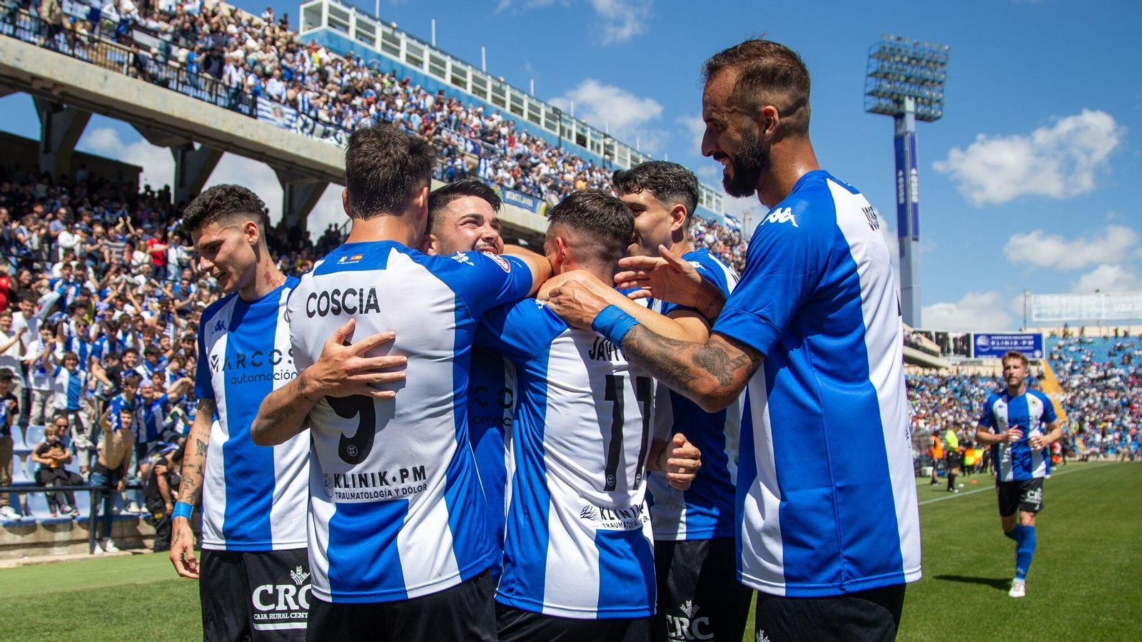 Els jugadors de l'Hèrcules celebren un gol Els jugadors de l'Hèrcules celebren un gol