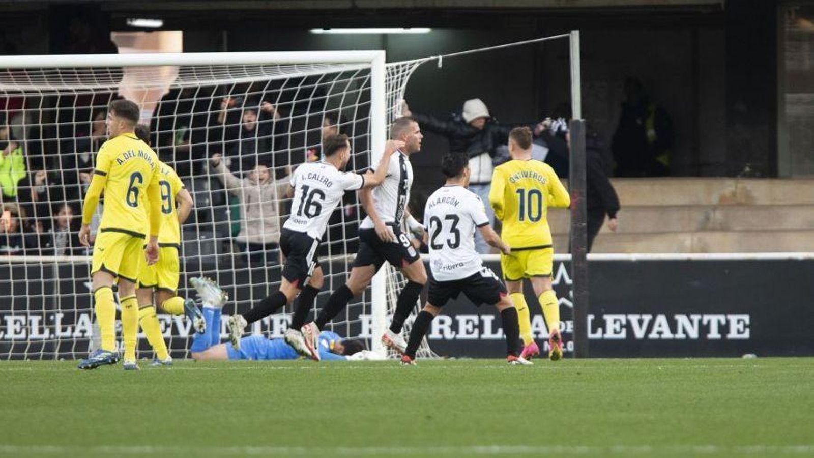 Els jugadors del Cartagena celebren un dels gols