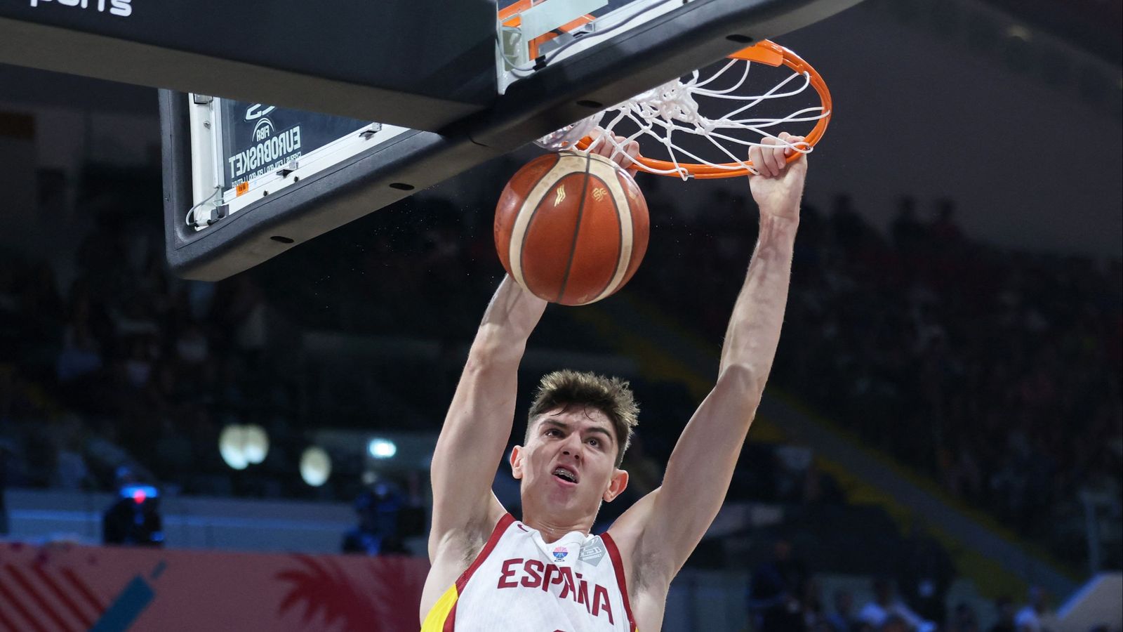 De Larrea fa una esmaixada