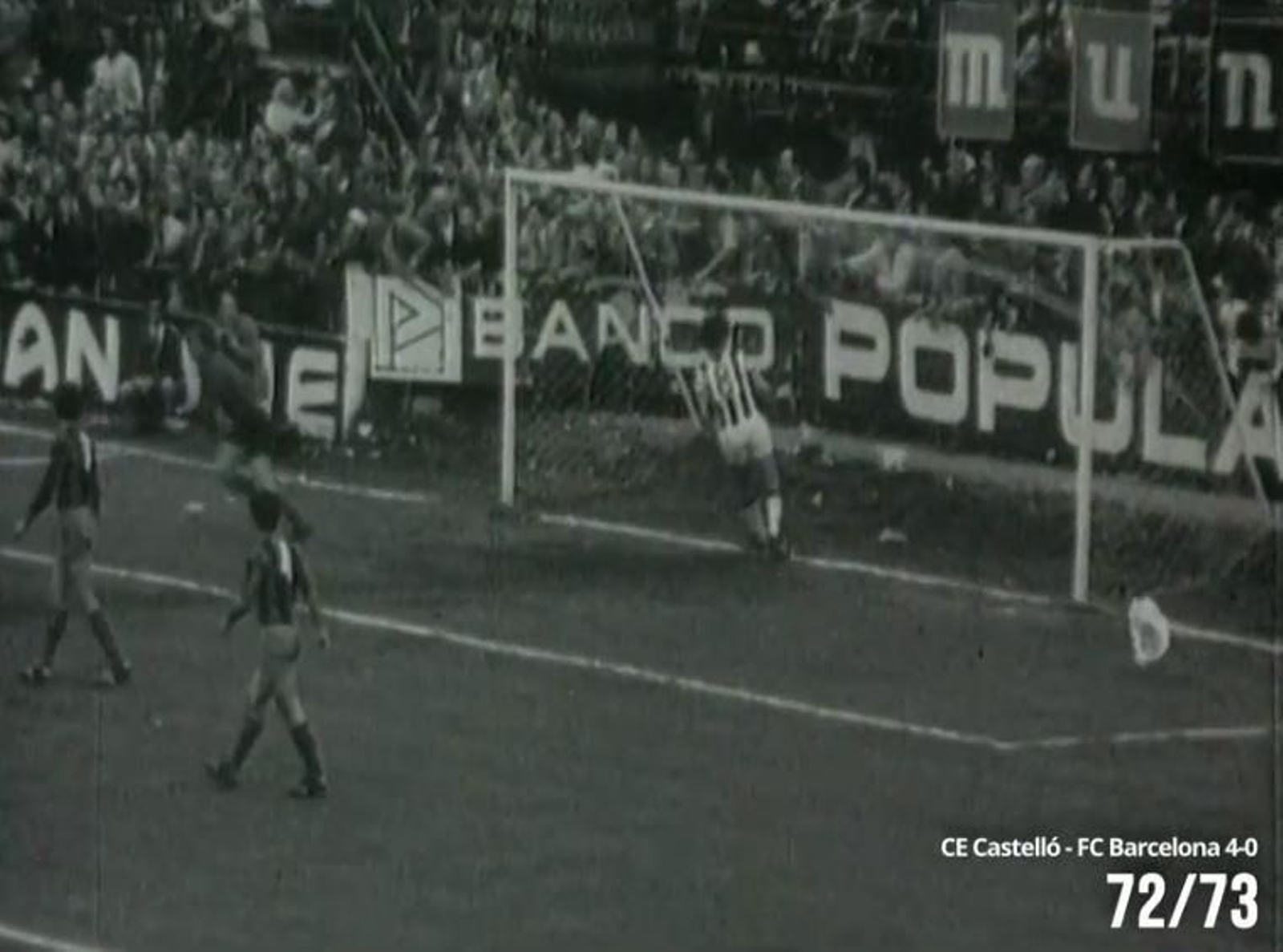 Imatge d'arxiu d'un partit de la temporada 72/73 en que el CD Castelló jugava contra el FC Barcelona