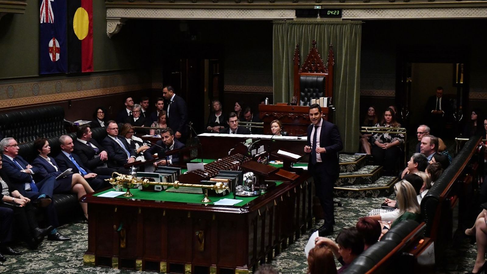 El diputat independent Alex Greenwich defén el canvi legislatiu al parlament de Sydney