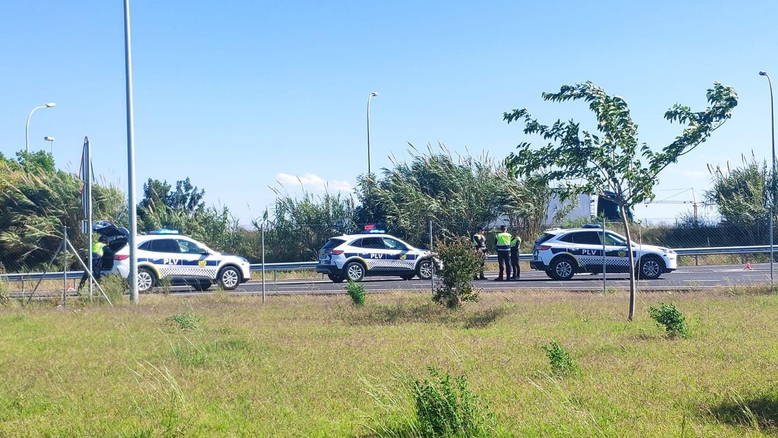 Agents de la policia local en el lloc del succés