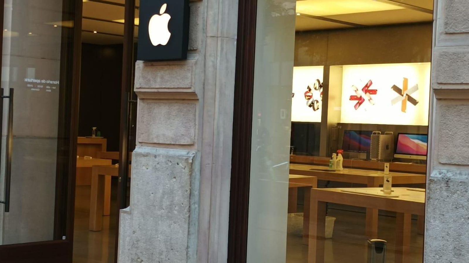 Tenda Apple a València